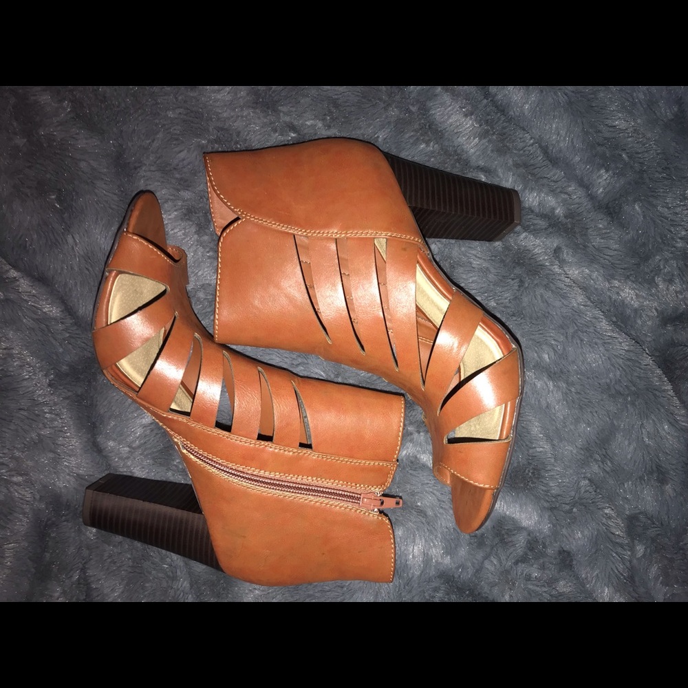 Brand new heel sandals booties